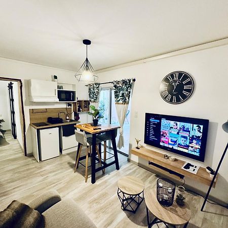 Alena Apartment Bourg-Saint-Andéol Екстериор снимка