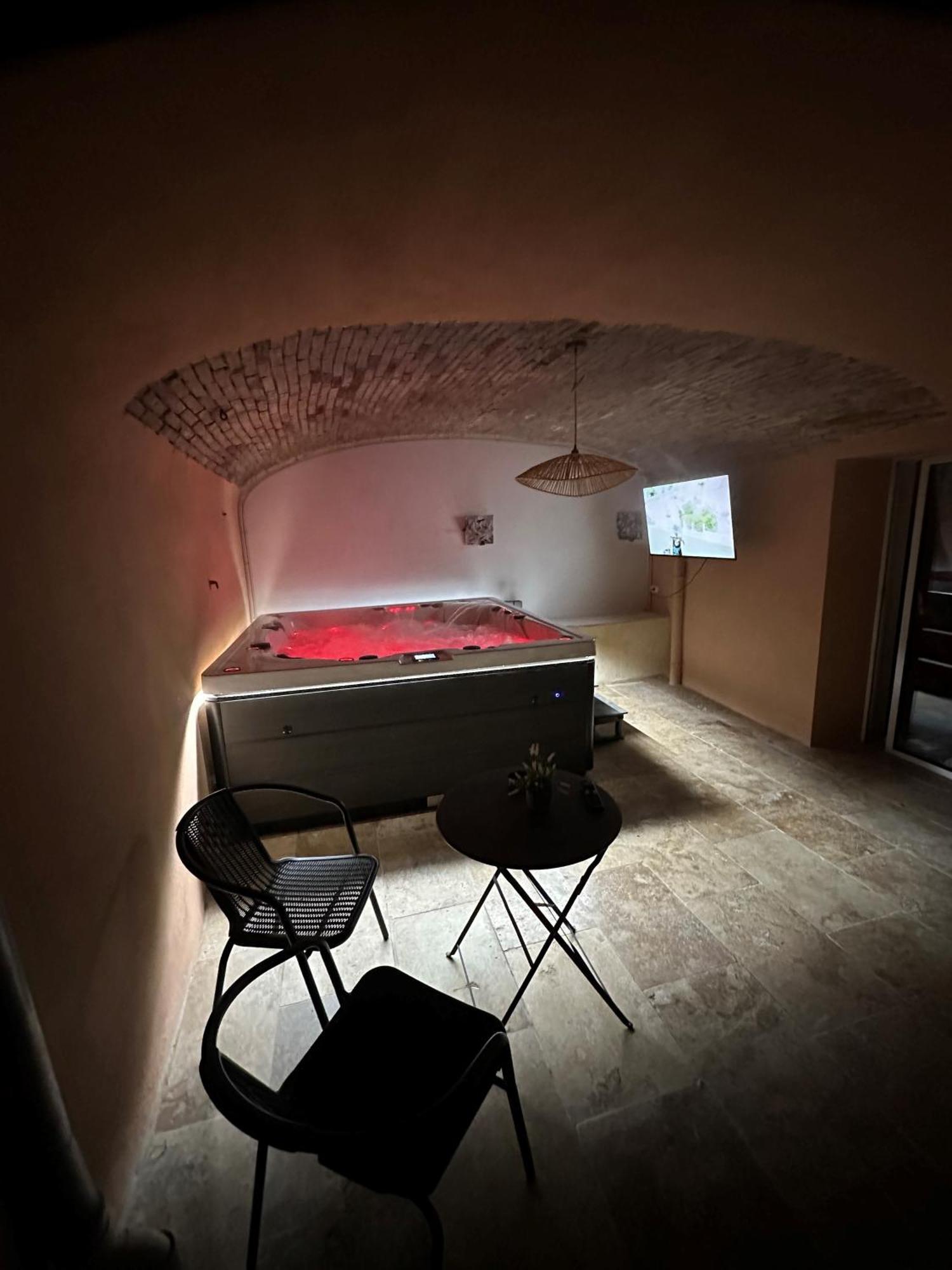 Alena Apartment Bourg-Saint-Andéol Екстериор снимка