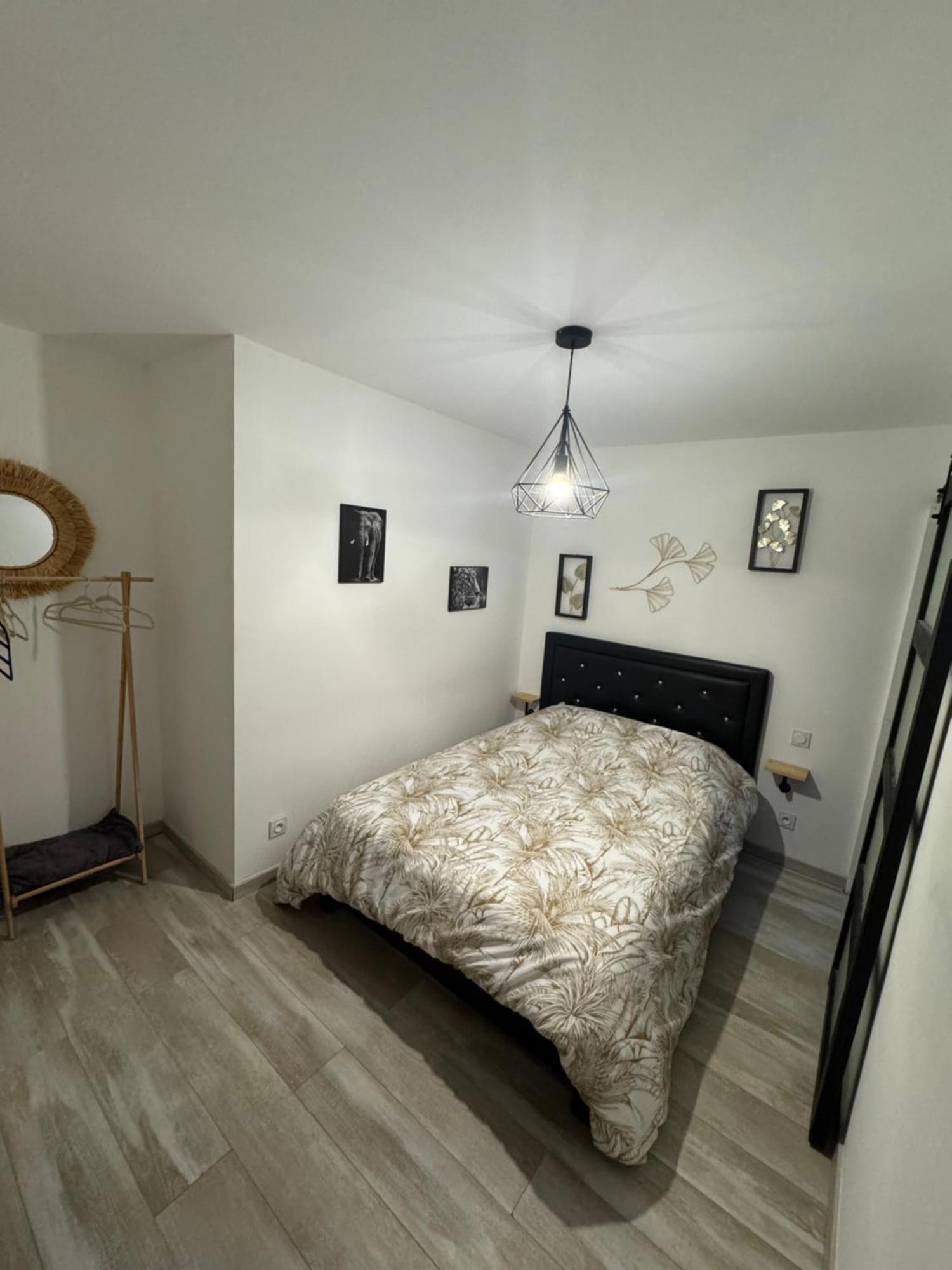 Alena Apartment Bourg-Saint-Andéol Екстериор снимка